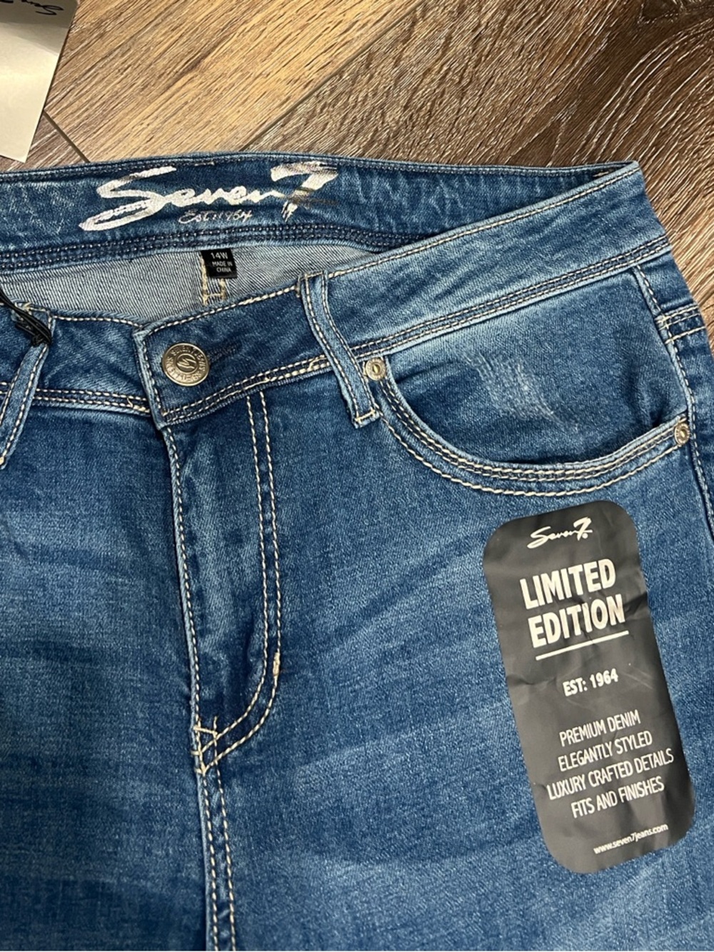 NWT Seven7 Limited Edition Premium Denim Distressed Jeans W/ Embroidered Pockets - Picture 6 of 9